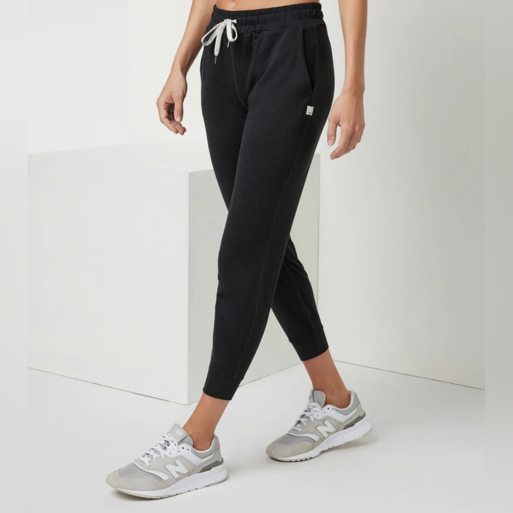 Gently Used Vuori Womens Black Performance Jogger-Small